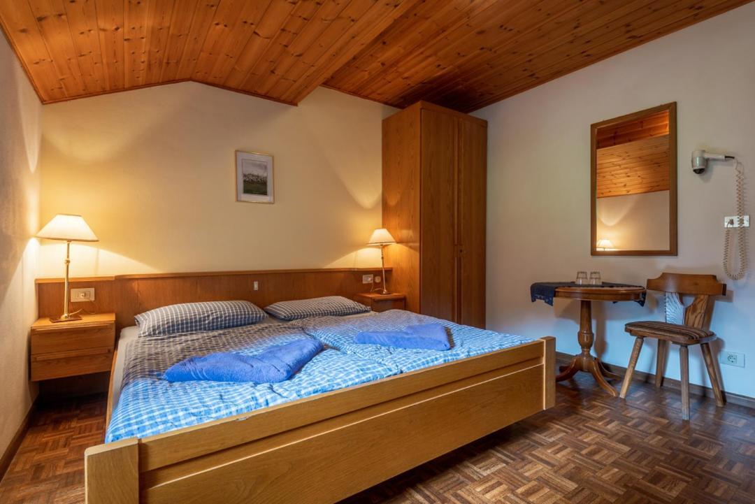 Appartements Pension Sonia Фунес Екстер'єр фото
