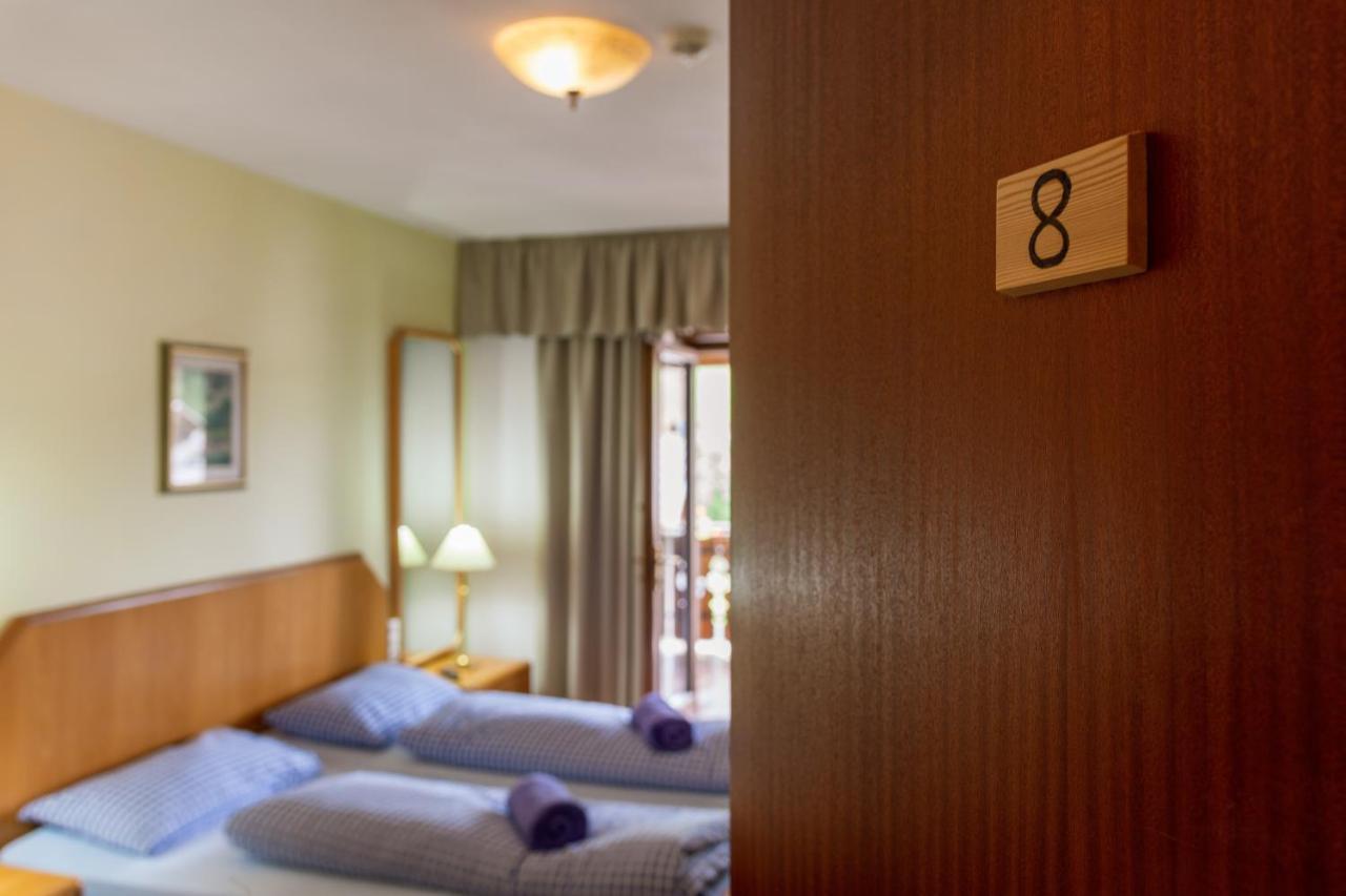 Appartements Pension Sonia Фунес Екстер'єр фото